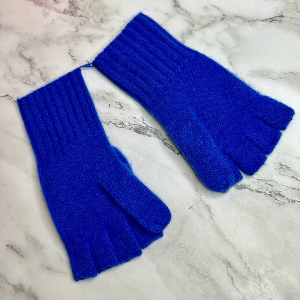 NEW! White + Warren Lazuli Blue Cashmere Ribbed Pop Top Gloves